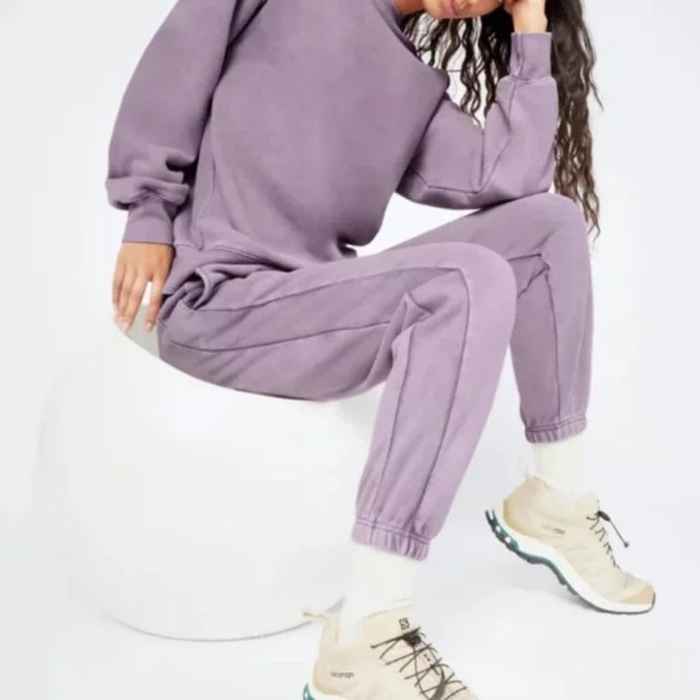 TNA Aritzia Cozy Mid-rise Fleece Purple Boyfriend Sweatpant Jogger - Picture 1 of 7
